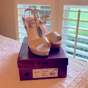 Dyeables Pageant Shoes “Whitta” Nude Size 7